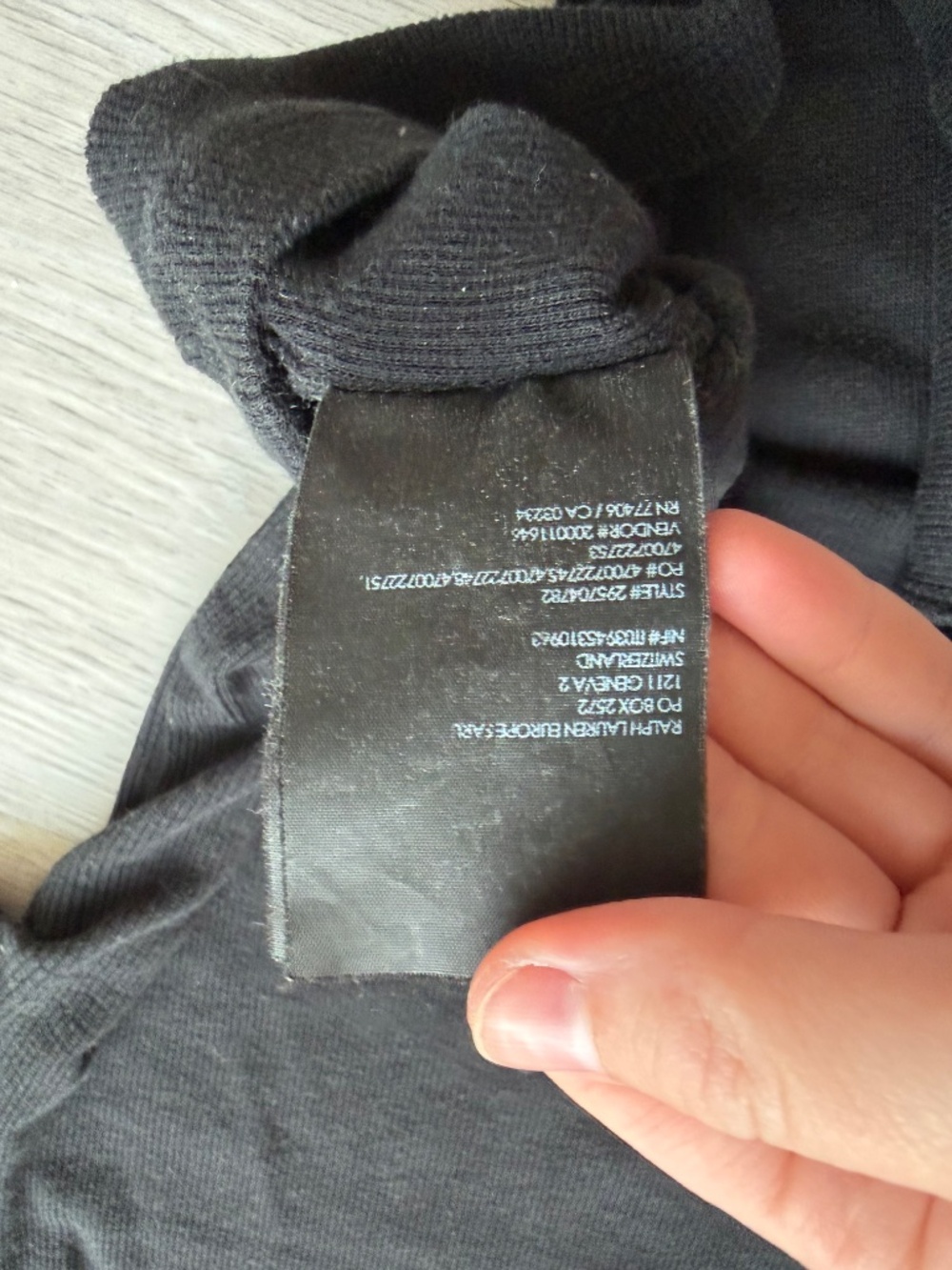 Basic black tee - Picture 3 of 3